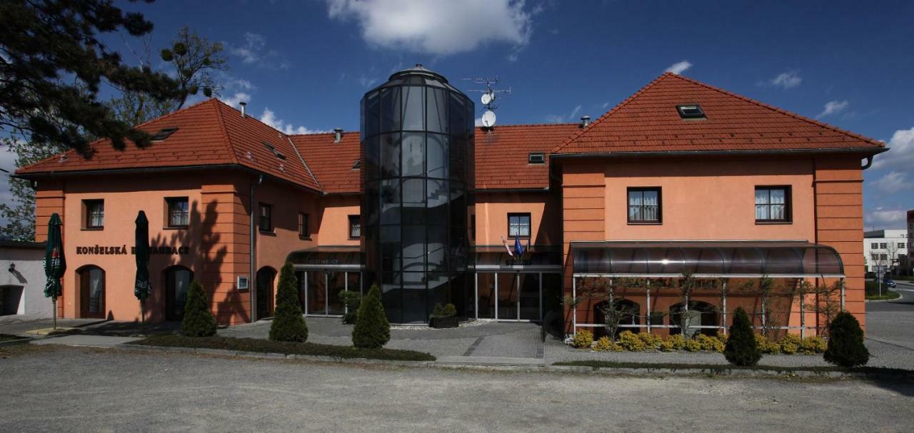 Zámecký Hotel Zlatý Orel Hranice  Exterior foto